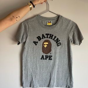 A BATHING APE®
logo-appliqué T-shirt